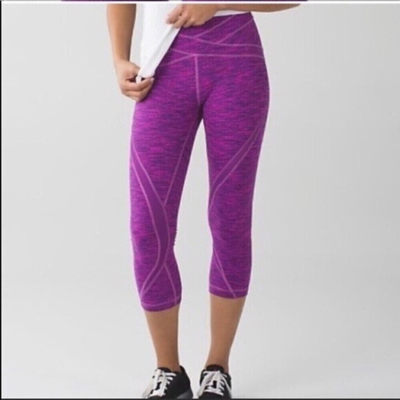 Lululemon Free to Flow Crop - Picture 8 of 9